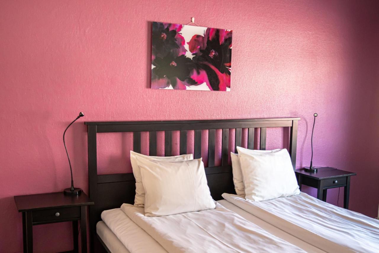 Saga Hotell Borlange Bagian luar foto