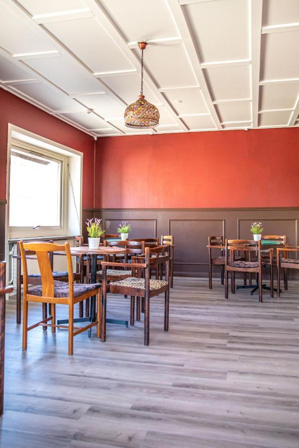 Saga Hotell Borlange Bagian luar foto